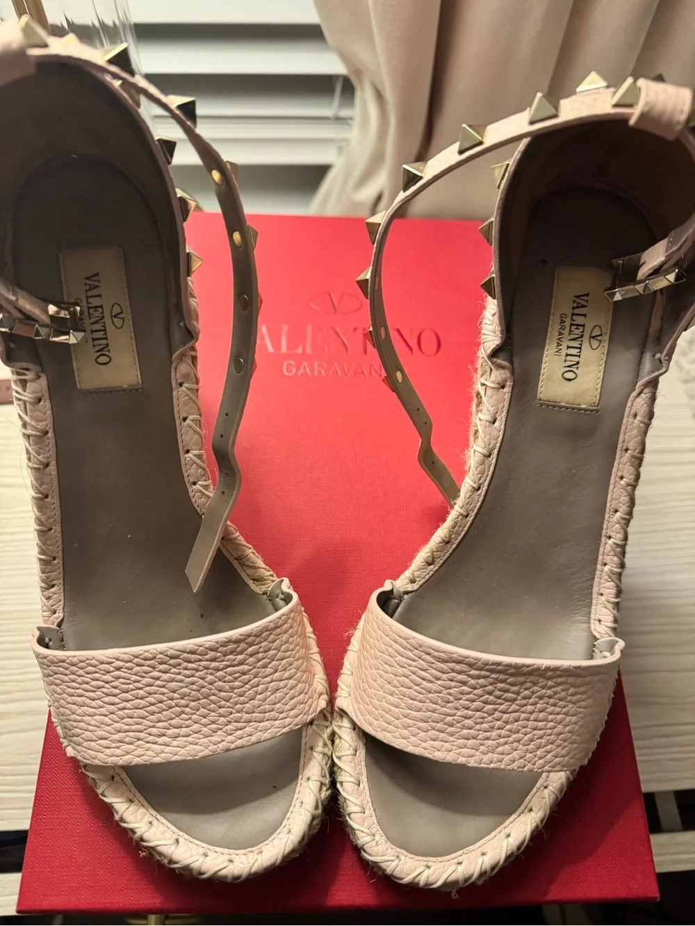 VALENTINO GARAVANI AUTHENTIC blush pink rockstud espadrills. ORIGINAL PACKAGING